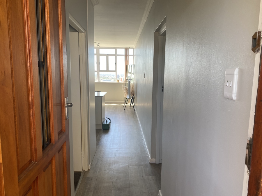 1 Bedroom Property for Sale in Loevenstein Western Cape